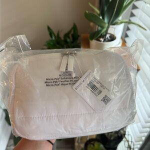 Lululemon Everywhere Belt Bag (2L) Wunder Puff *NWT*